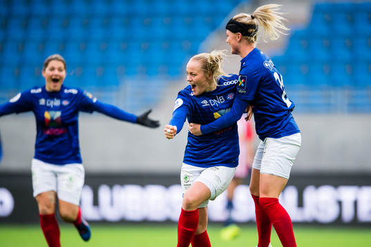 Victoria Ludvigsen of Vålerenga celebrates