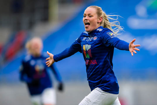 Victoria Ludvigsen of Vålerenga celebrates