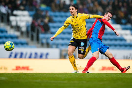 Elfsborgs Jonathan Levi och Helsingborgs Adam Eriksson
