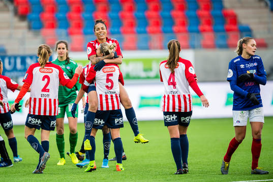 Giovanna de Oliveira of Avaldsnes celebrates