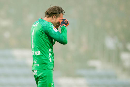 Helsingborgs målvakt Anders Lindegaard deppar