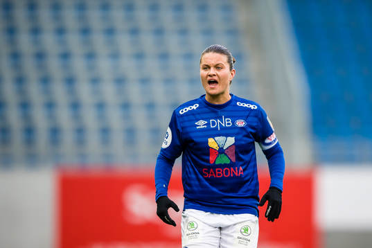 Sherida Spitse of Vålerenga reacts