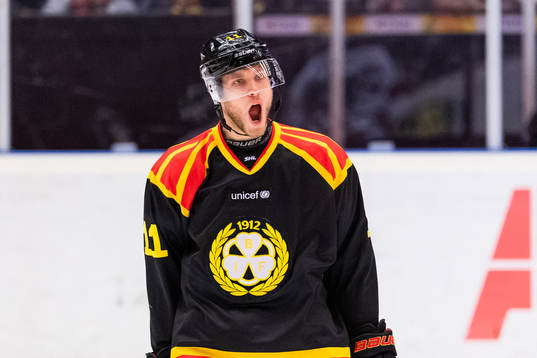 Brynäs Josef Ingman jublar