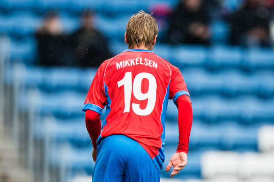 Helsingborgs Tobias Mikkelsen i en jubileumströja
