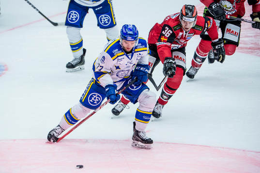 Leksands Spencer Abbott mot Malmö Redhawks Matias Myttynen