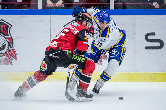 Malmö Redhawks Axel Wemmenborn mot Leksands Jon Knuts
