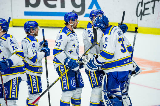 Leksands spelare jublar