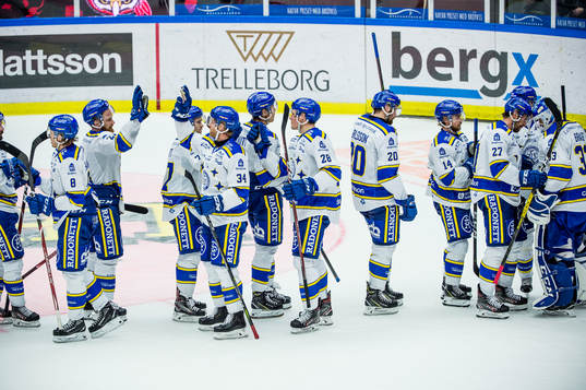 Leksands spelare jublar
