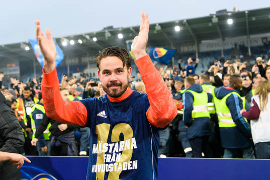 Djurgårdens målvakt Tommi Vaiho jublar