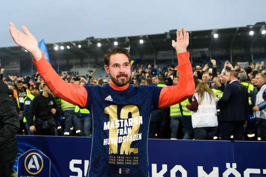 Djurgårdens målvakt Tommi Vaiho jublar