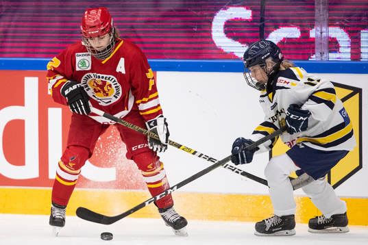 Smålands Linn Moberg och Ångermanlands Mira Hallin