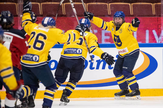 Dalarnas Caroline Maklin jubel