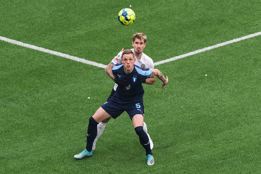 Malmö FFs Sören Rieks och Örebros Daniel Björnkvist