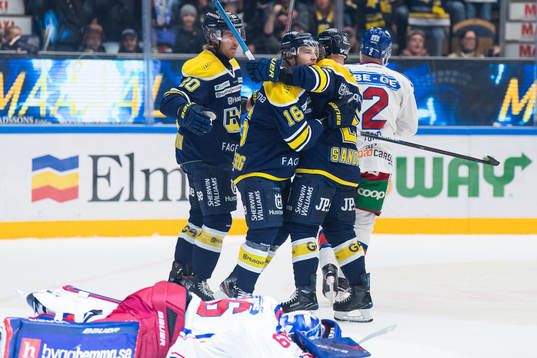 s Filip Sandberg jublar