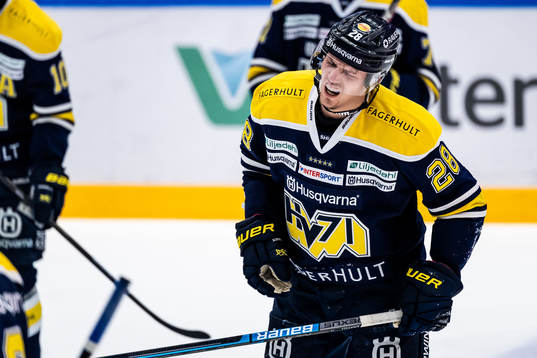 s Johannes Kinnvall har ont