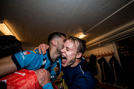 Djurgårdens Astrit Ajdarevic och Elliot Käck jublar