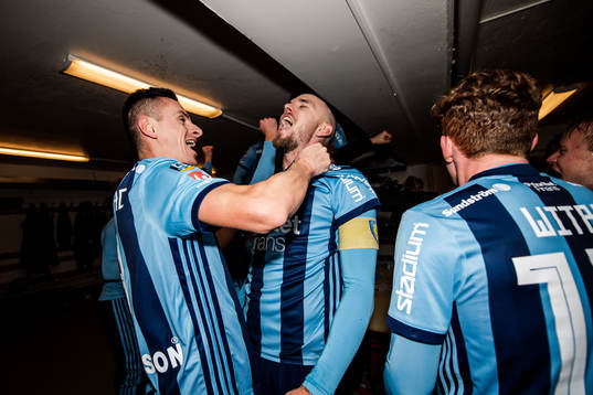 Djurgårdens Haris Radetinac och Marcus Danielson jublar