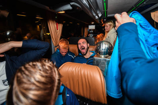 Djurgårdens målvakt Tommi Vaiho jublar med Lennart