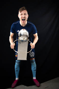 Djurgårdens Fredrik Ulvestad jublar med Lennart Johansson