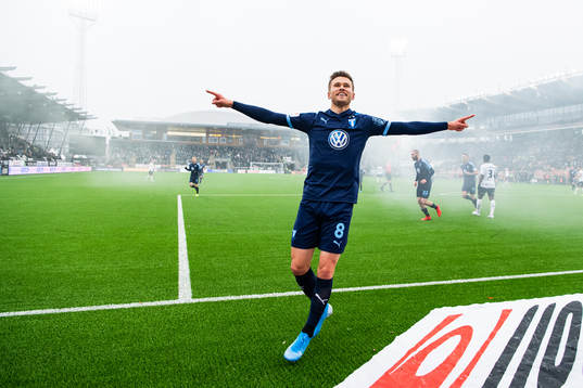 Malmö FFs Arnór Traustason jublar