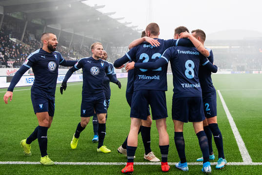 Malmö FFs Arnór Traustason jublar