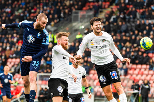 Malmö FFs Jo Inge Berget och Örebros Michael Almebäck