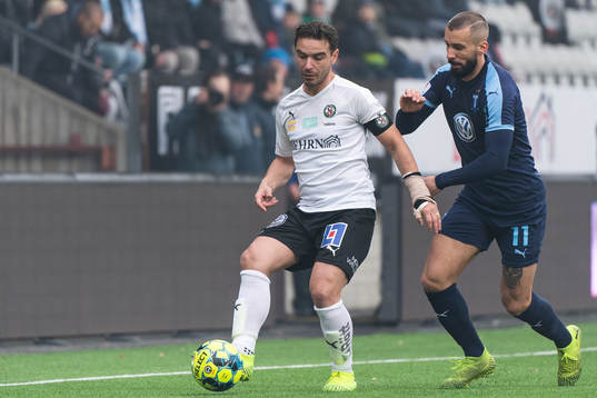 Örebros Nordin Gerzic och Malmö FFs Guillermo Molins