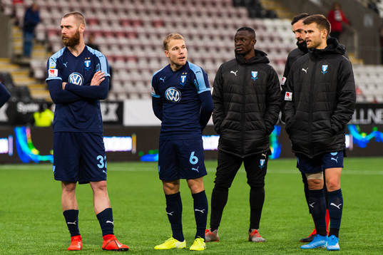 Malmö FFs Jo Inge Berget och Oscar Lewicki  deppar