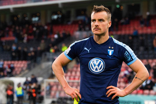 Malmö FFs Eric Larsson deppar