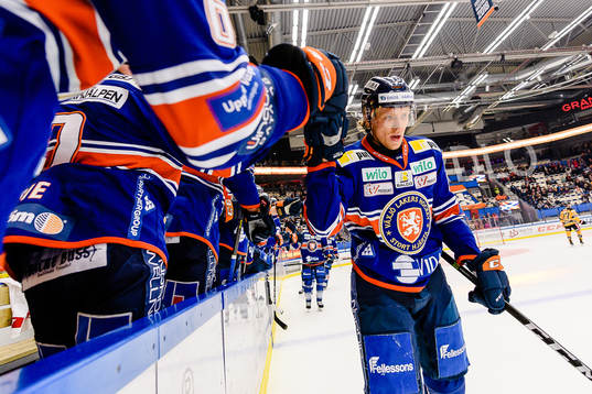 Växjös Marcus Sylvegård  jublar