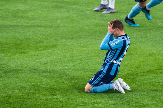 Djurgårdens Elliot Käck deppar