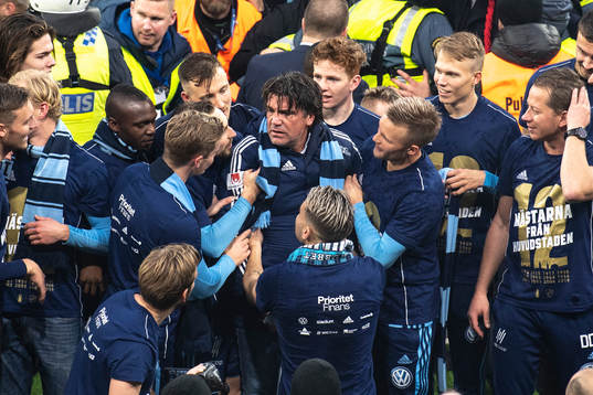 Djurgårdens sportchef Bosse Andersson får hjälp av