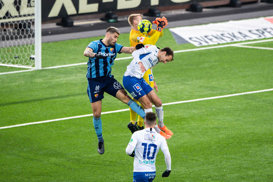 Djurgårdens Astrit Ajdarevic mot IFK Norrköpings Lars