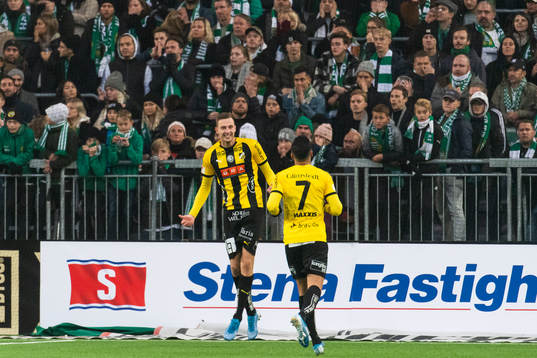 Häckens Gustaf Nilsson jublar