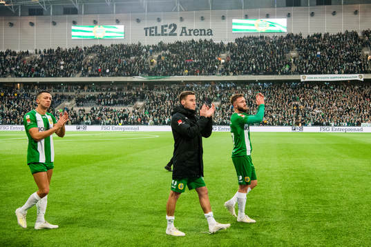 Hammarbys Nikola Djurdjic och Mats Solheim tackar publiken