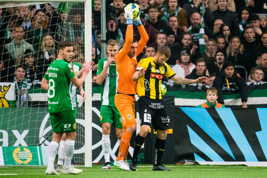 Hammarbys målvakt Oliver Dovin