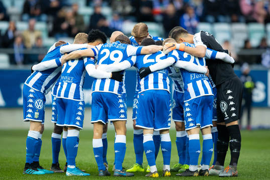 IFK Göteborg samlade innan fotbollsmatchen i allsvenskan
