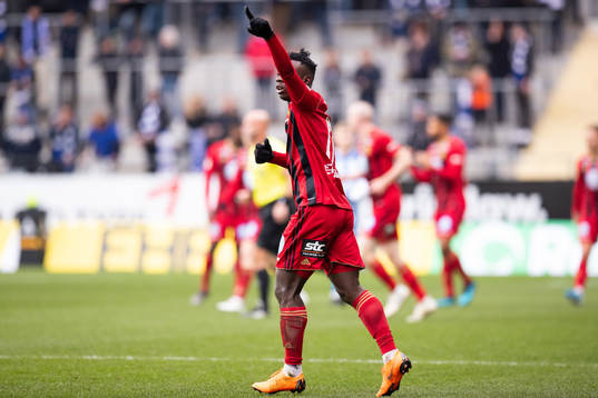 Östersunds Jordan Attah Kadiri jublar