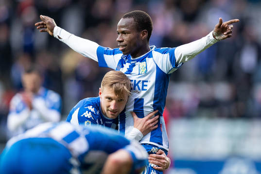 IFK Göteborgs Alhassan Yusuf Abdullahi jublar ihop med