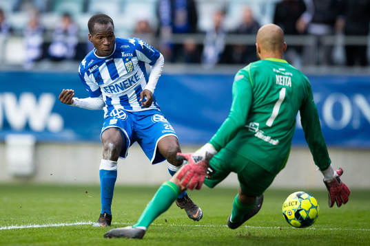 IFK Göteborgs Alhassan Yusuf Abdullahi med ett avslut som