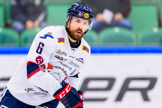 Linköpings Jonas Holös innan ishockeymatchen i SHL mellan
