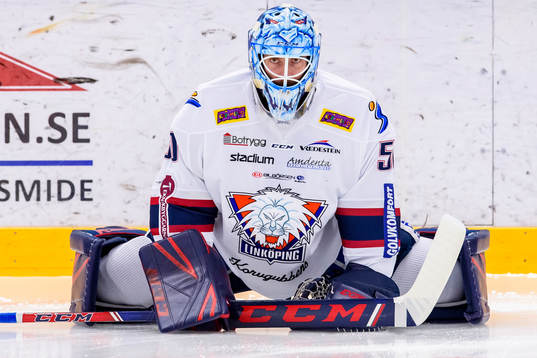 Linköpings målvakt Jonas Gustavsson innan ishockeymatchen
