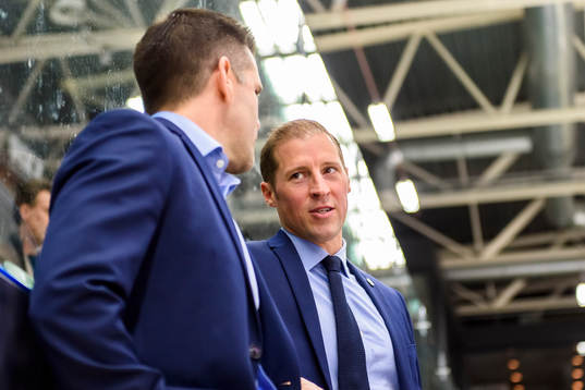 Rögles tränare Cam Abbott innan ishockeymatchen i SHL