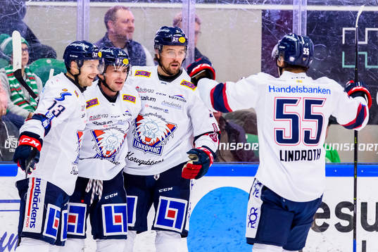 Linköpings Broc Little gör 1-1 jublar tillsamman men
