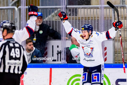 Linköpings Henrik Törnqvist jublar