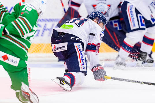 Linköpings Robin Johansson täcker skott