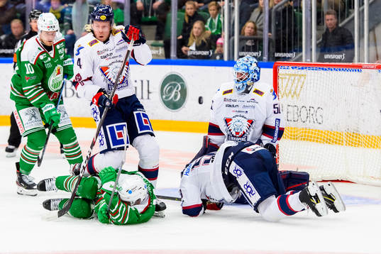 Rögles Leon Bristedt och Linköpings Samuel Lofquist  och