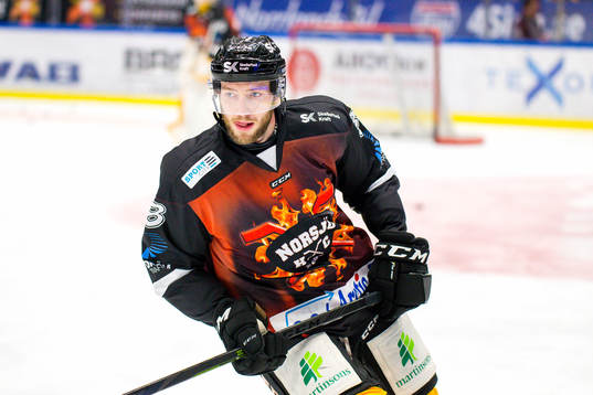 Skellefteås Petter Granberg  i Norsjös tröjor