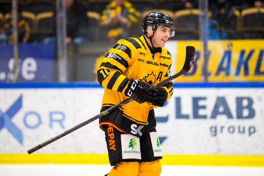 Skellefteås Joakim Lindström jublar