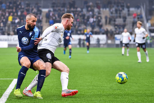Malmö FFs Guillermo Molins och Örebros Michael Almebäck